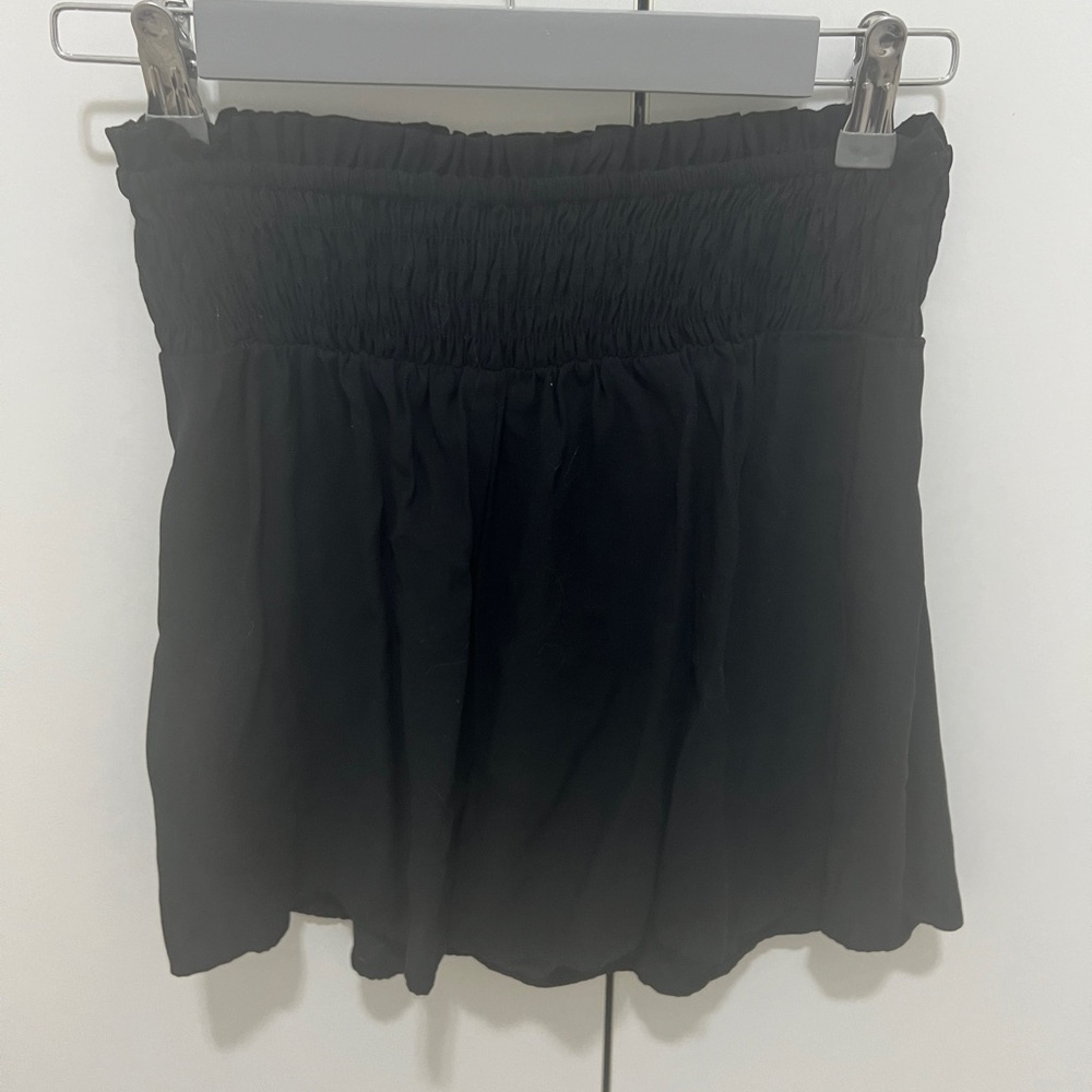 High waisted black stretchy nice shorts